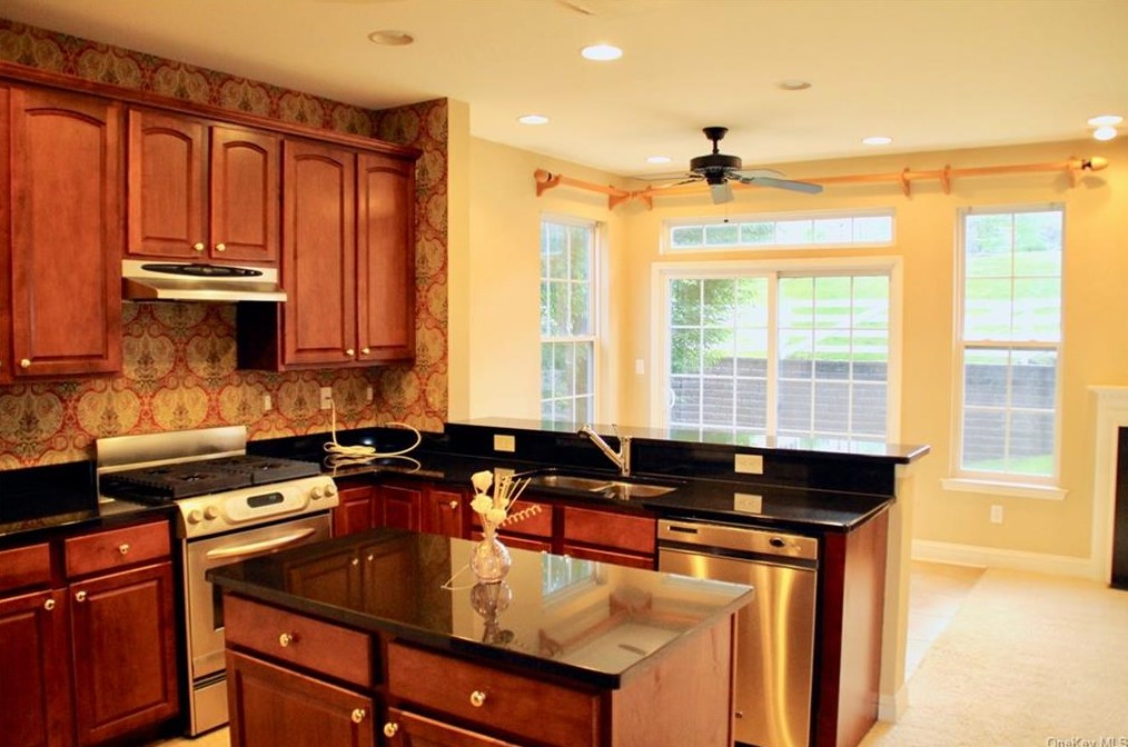 107 Barr Ln, Monroe, NY 10950