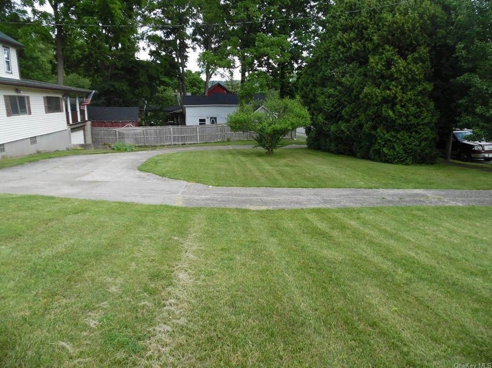 138 Pine St, Wurtsboro, NY 12790-8207