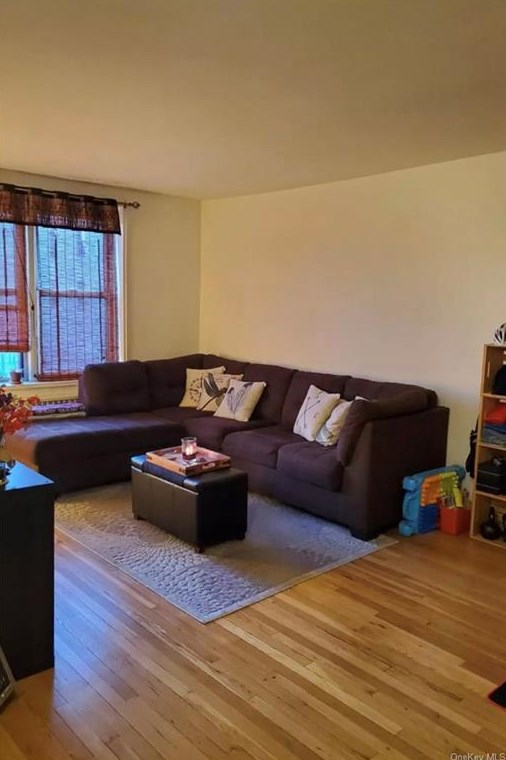 2104 Holland Ave #2e, Bronx, NY 10462