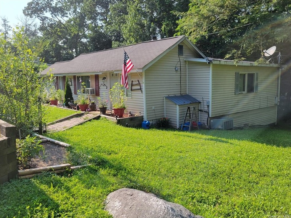 28 Arbutus Trl, Wurtsboro, NY 12790-6635