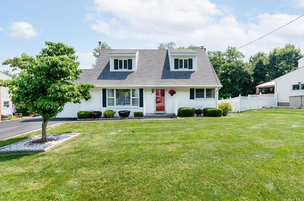 19 Jerome Dr, Cortlandt Manor, NY 10567-2603