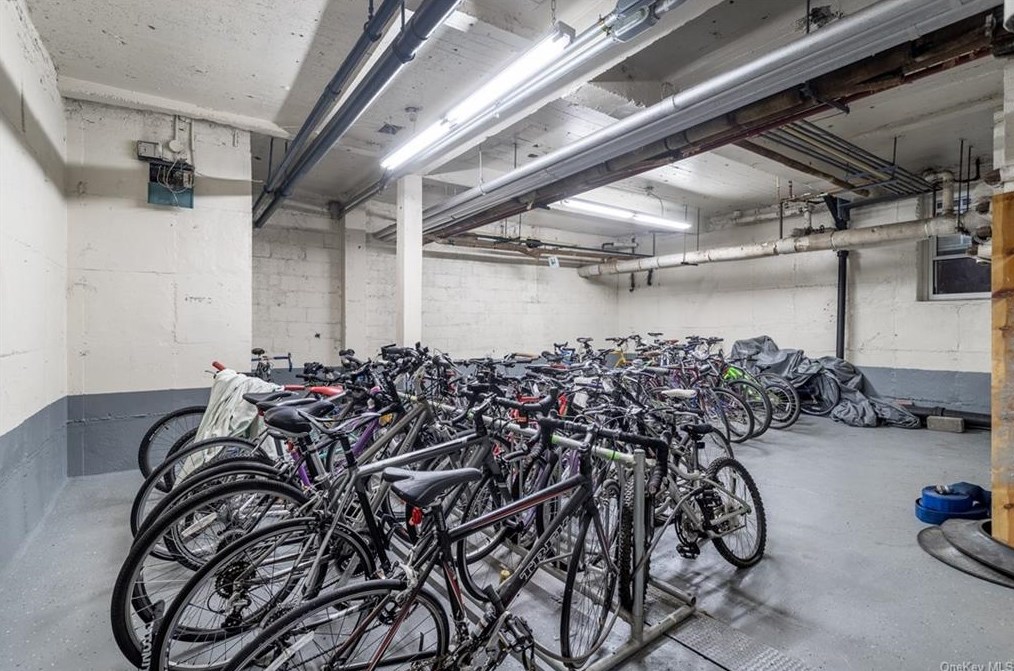 77-15 113th St, Flushing NY exterior