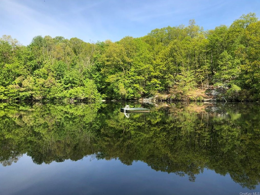 98 Whangtown Rd, Kent Lakes NY  10512-4024 exterior