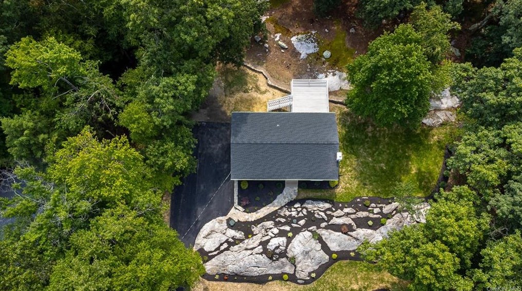 98 Whangtown Rd, Kent Lakes NY  10512-4024 exterior