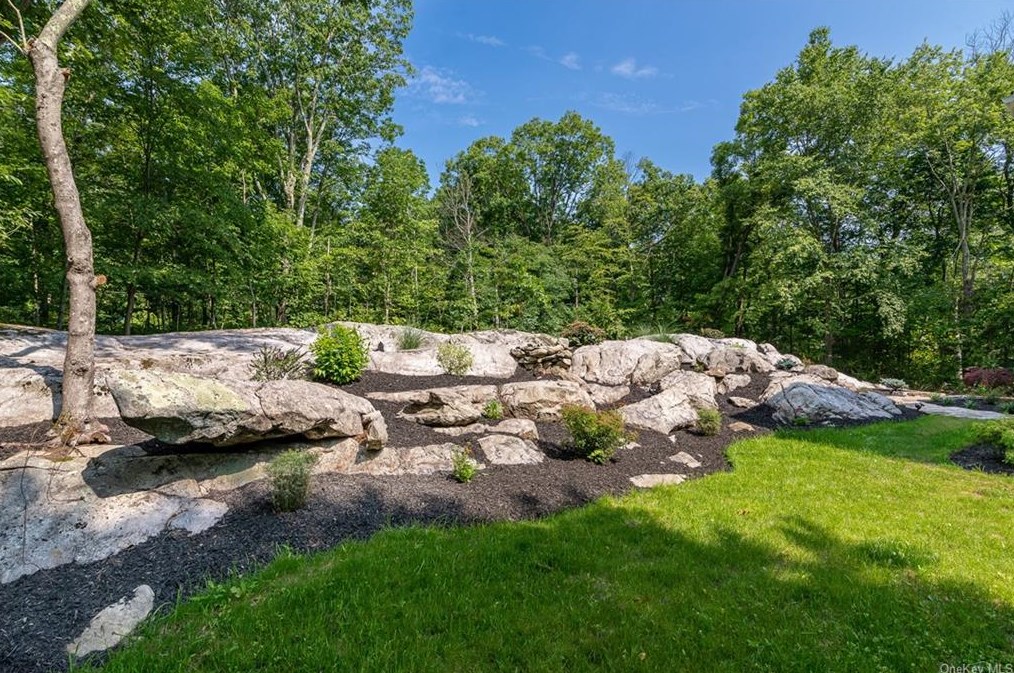 98 Whangtown Rd, Kent Lakes NY  10512-4024 exterior