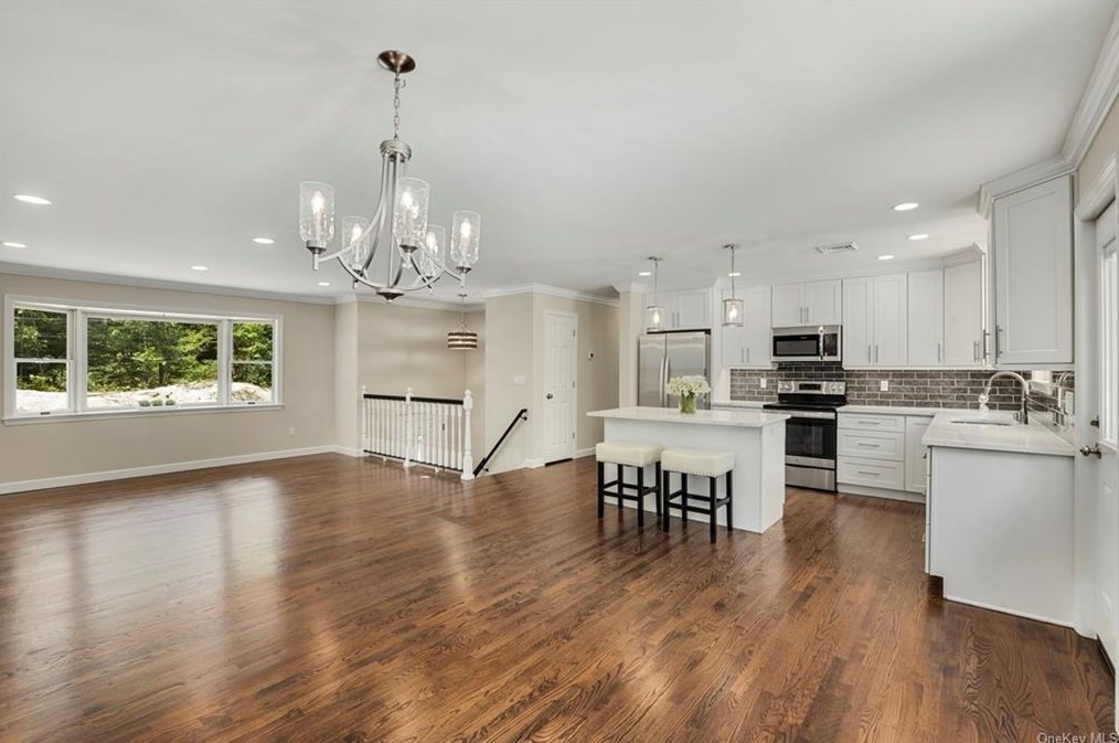 98 Whangtown Rd, Kent Lakes NY  10512-4024 exterior