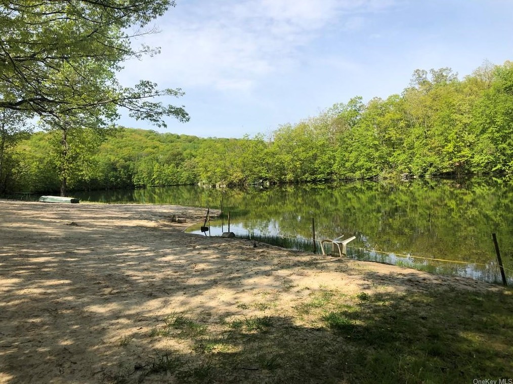 98 Whangtown Rd, Kent Lakes NY  10512-4024 exterior