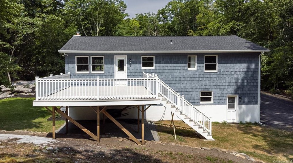 98 Whangtown Rd, Kent Lakes NY  10512-4024 exterior