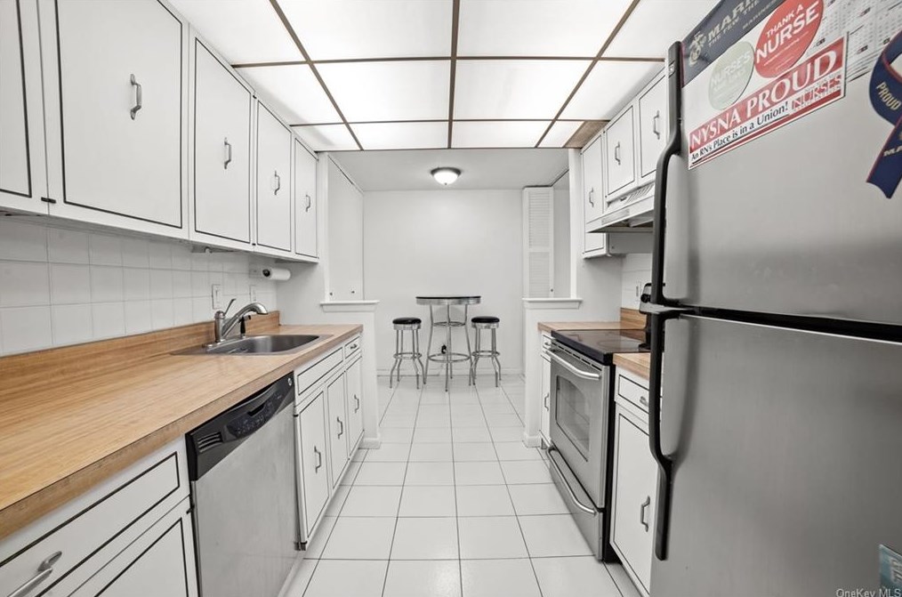 100 High Point Dr #607, Hartsdale, NY 10530