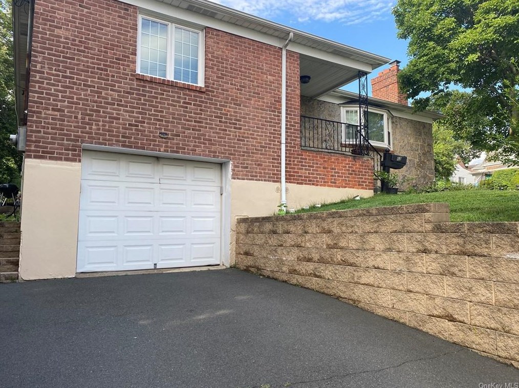 63 Algonquin Rd, Yonkers, NY 10710