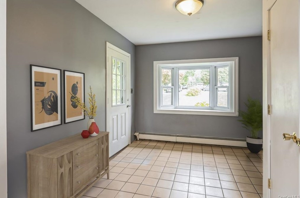 15 Maple Ct, Rye Brook, NY 10573