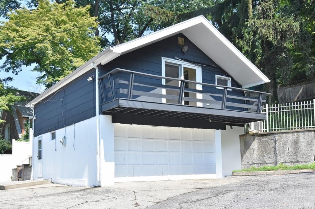 323 Ashford Ave, Dobbs Ferry, NY 10522-2003