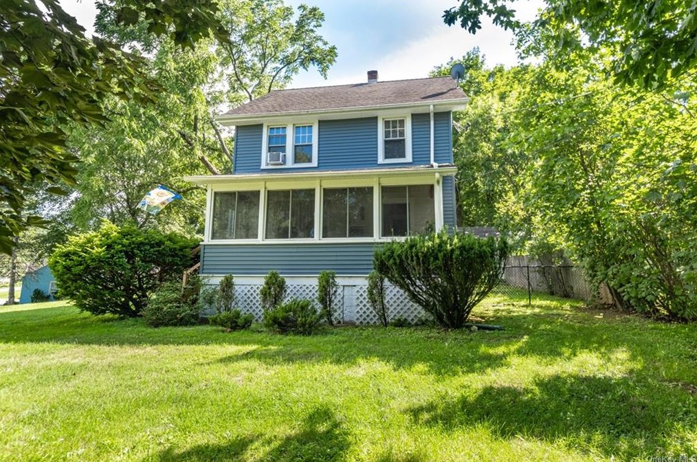77 Wintergreen Ave, Newburgh, NY 12550-3028