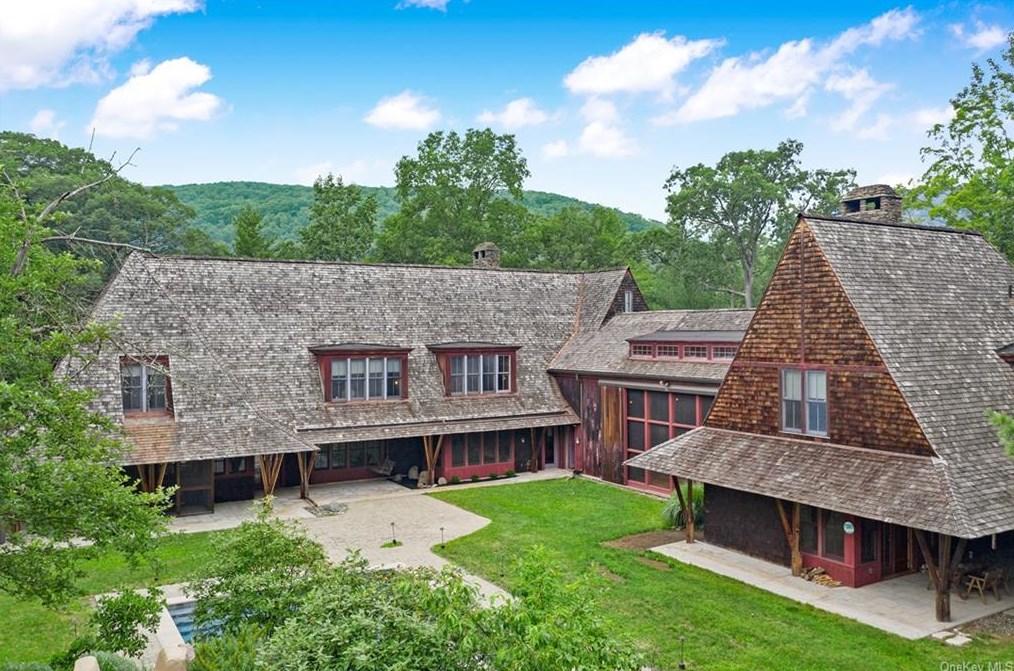 24 Palisades Ct, Mount Ivy, NY 10970-2708