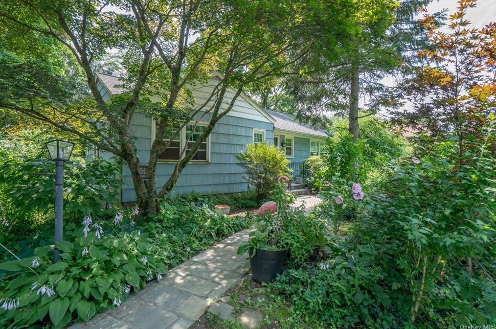 9 Van Cortlandt Pl, Croton On Hudson, NY 10520-2624