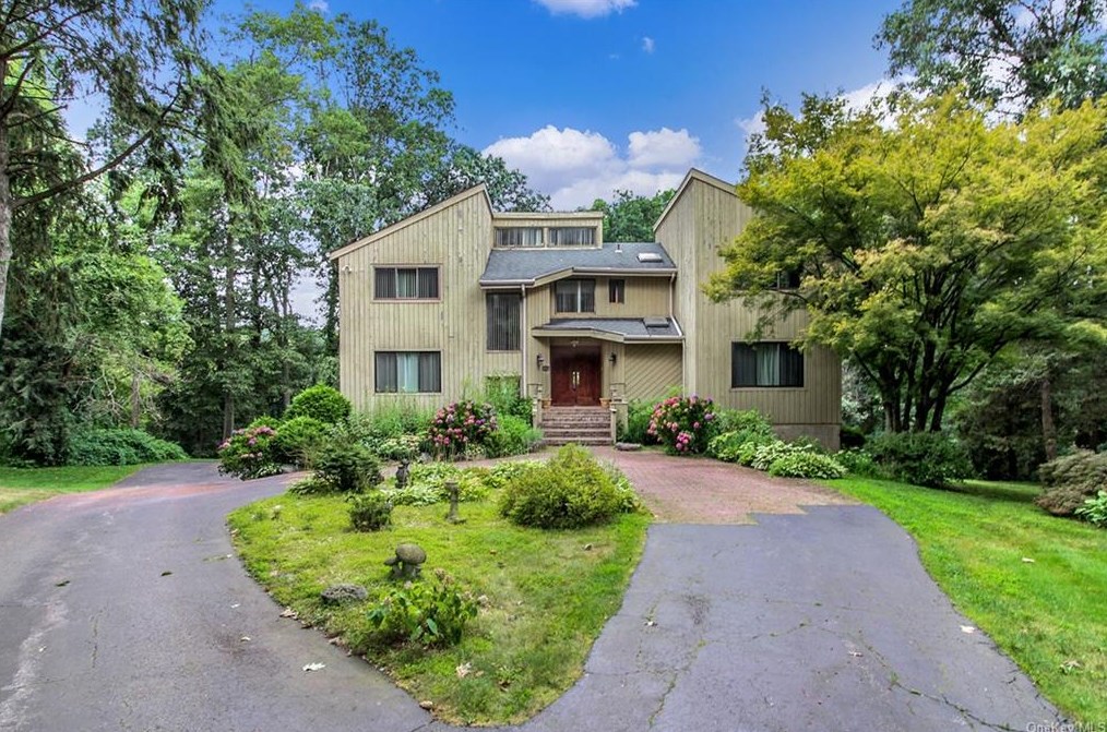 23 Pine Hill Ct, Briarcliff, NY 10510