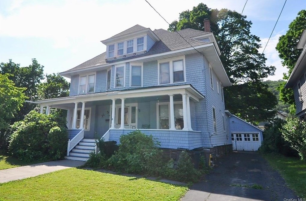 18 Sullivan Ave, Port Jervis, NY 12771-1617