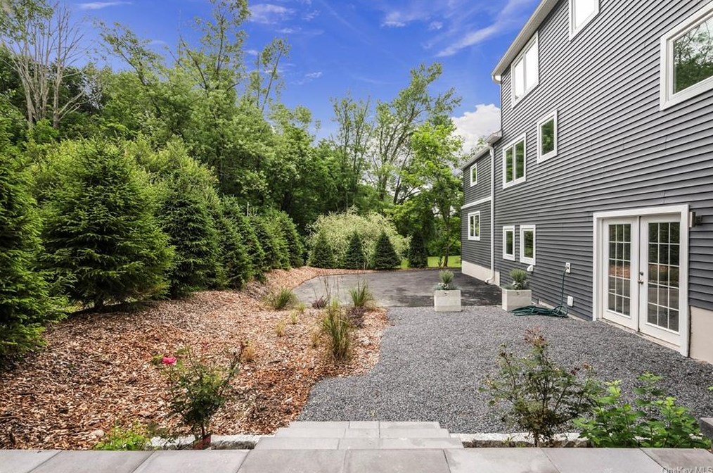 148 Cortlandt St, Croton On Hudson NY  10520-1416 exterior