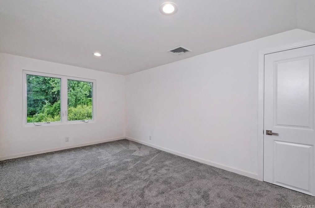 148 Cortlandt St, Croton On Hudson NY  10520-1416 exterior