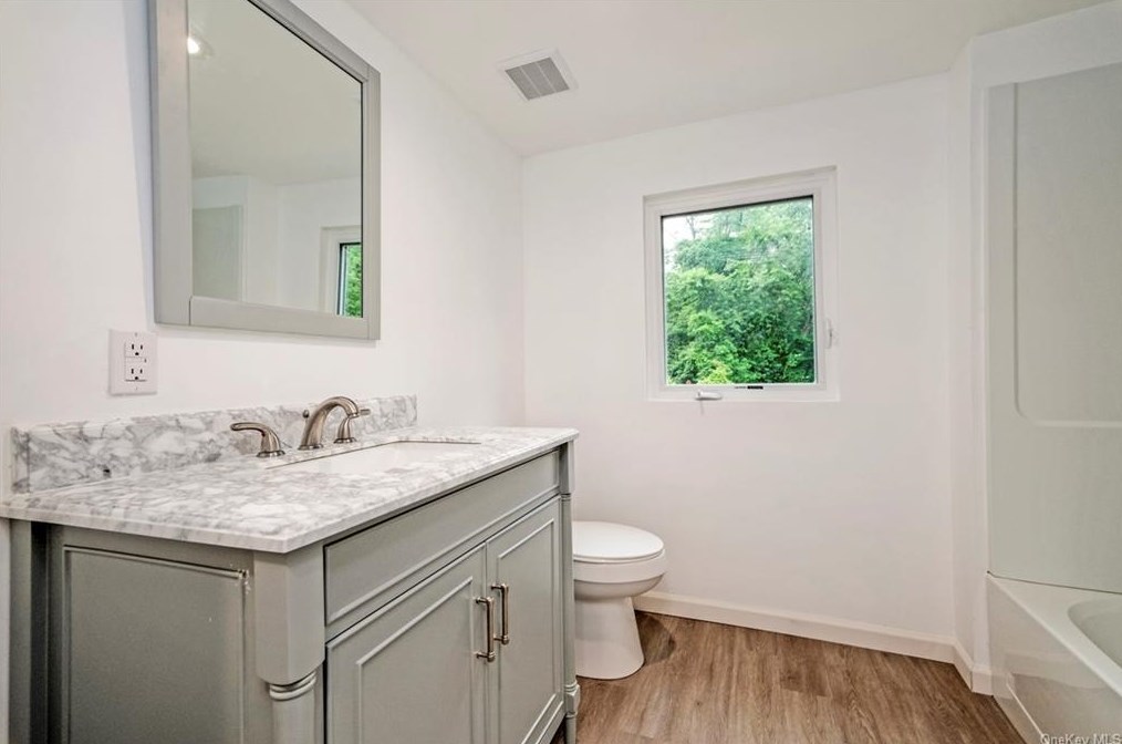 148 Cortlandt St, Croton On Hudson NY  10520-1416 exterior