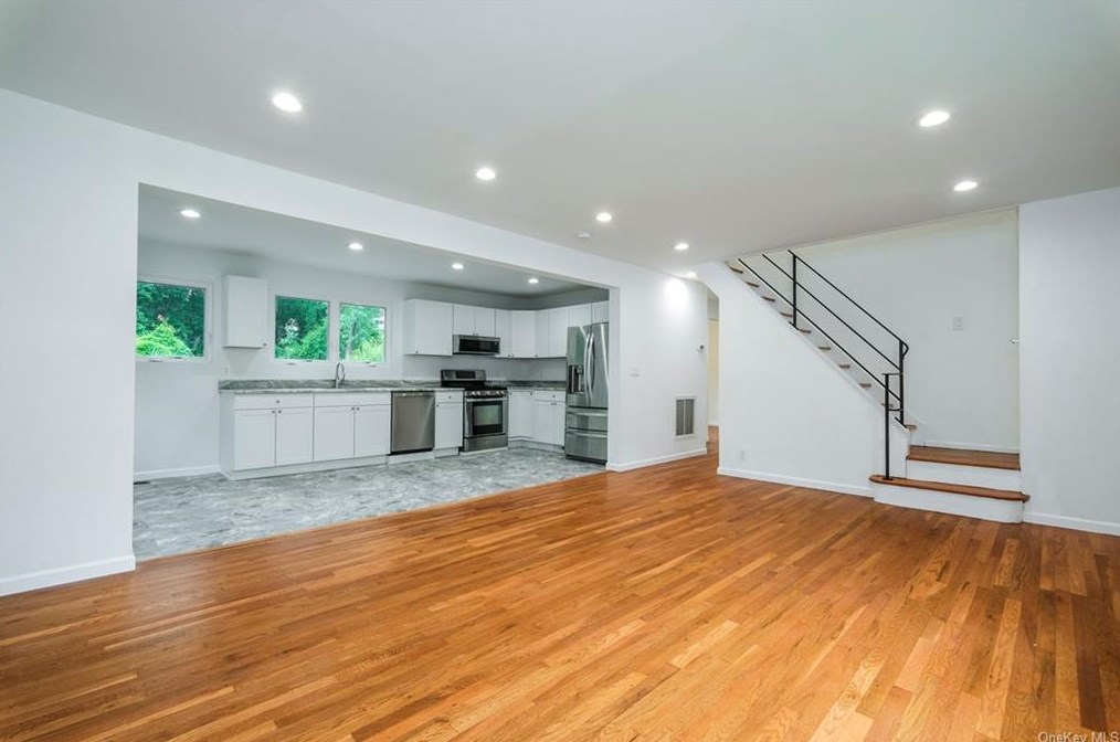 148 Cortlandt St, Croton On Hudson NY  10520-1416 exterior