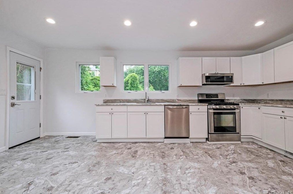 148 Cortlandt St, Croton On Hudson NY  10520-1416 exterior