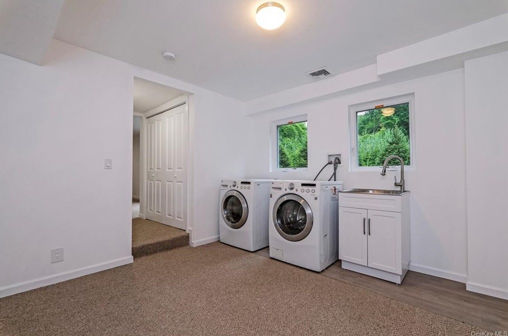 148 Cortlandt St, Croton On Hudson NY  10520-1416 exterior