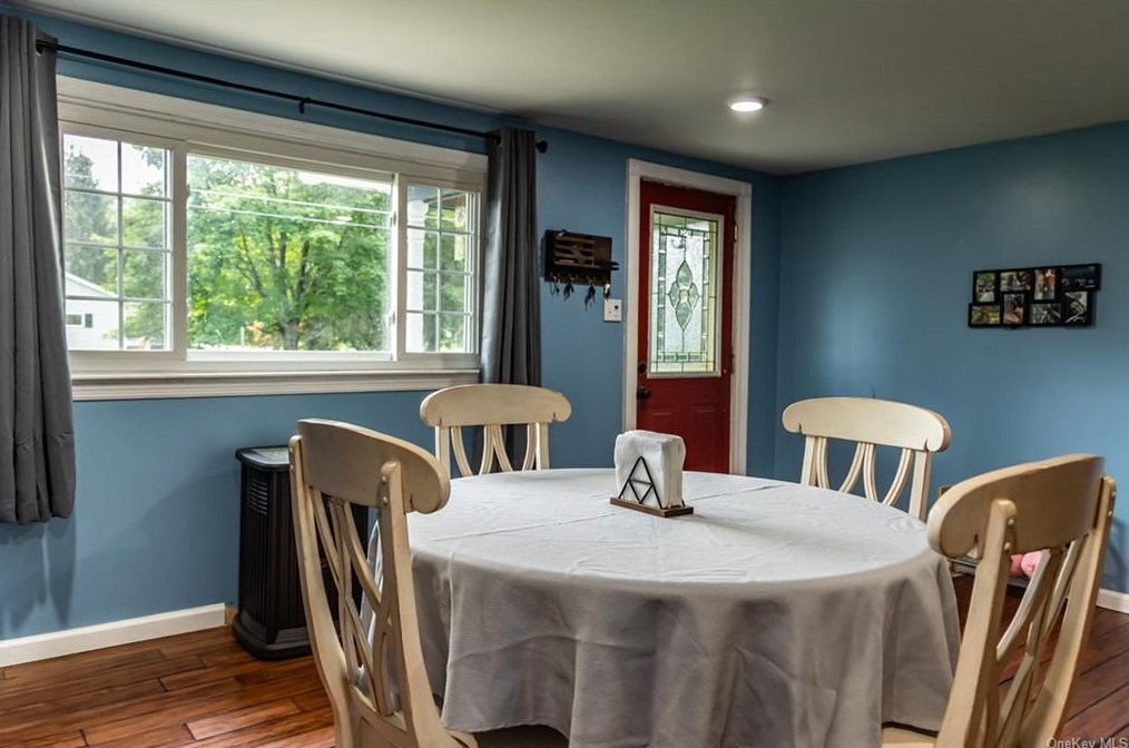 27 Hickory Ave, Port Jervis NY  12771-3727 exterior