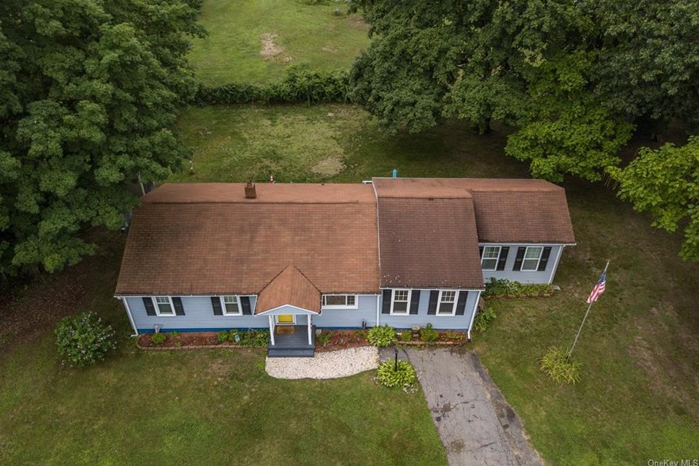 27 Hickory Ave, Port Jervis NY  12771-3727 exterior