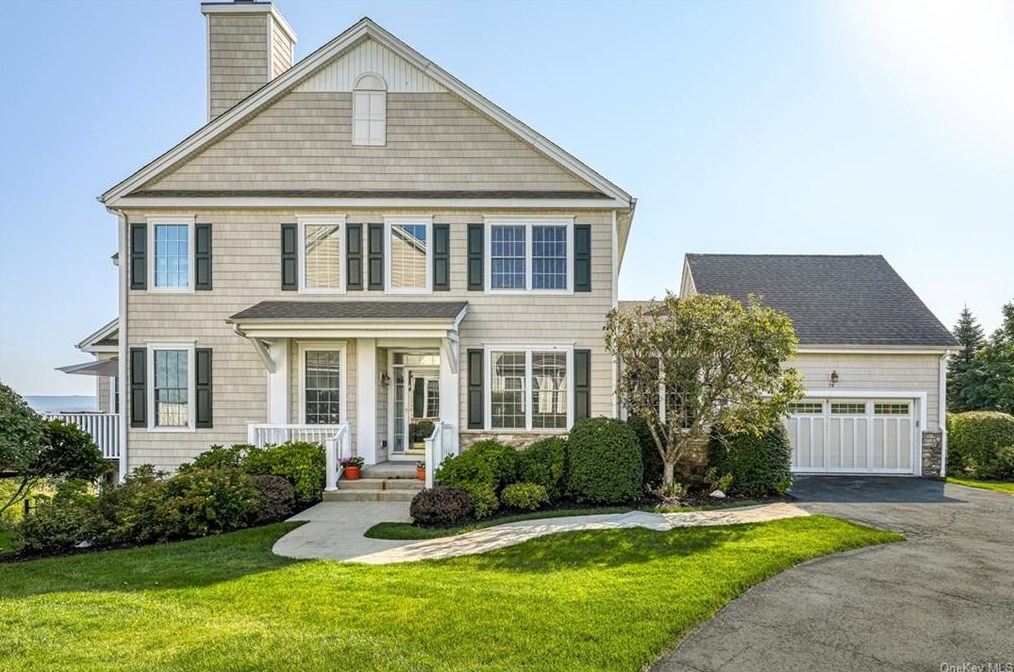 74 Pinehurst Cir, Monroe, NY 10950-5567