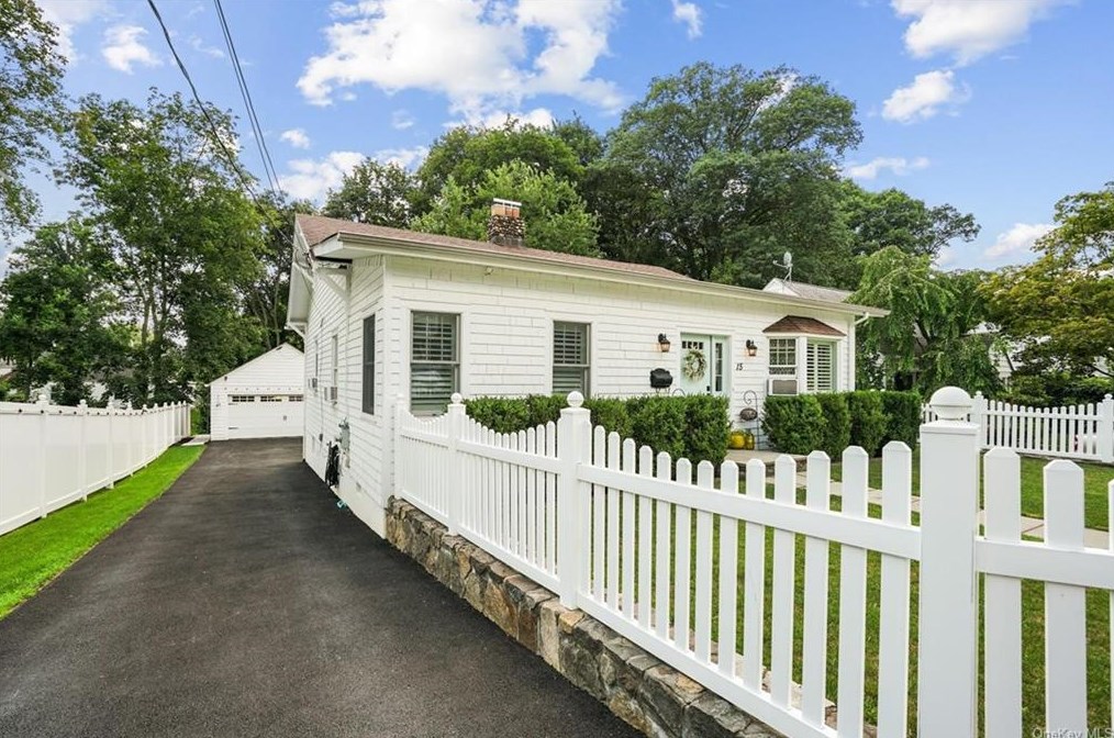 15 Elmore Ave, Croton on Hudson, NY 10520