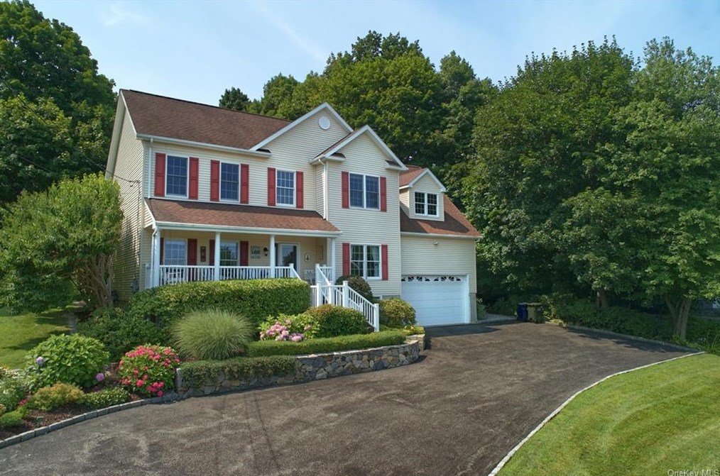 862 S Lake Blvd, Mahopac, NY 10541