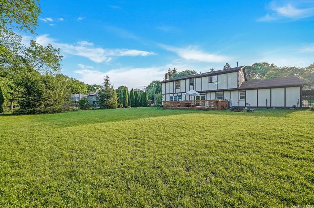 52 Cragmere Rd, Airmont, NY 10901-7522