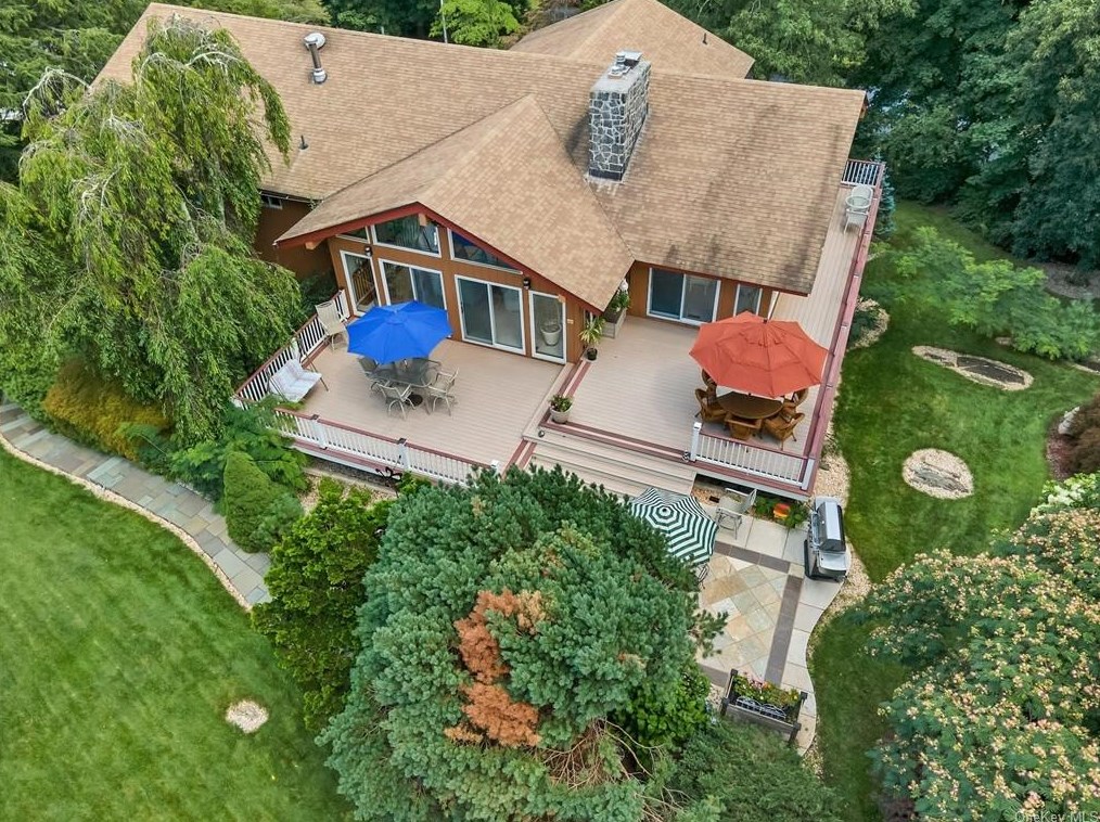 67 Burns Pl, Briarcliff, NY 10510