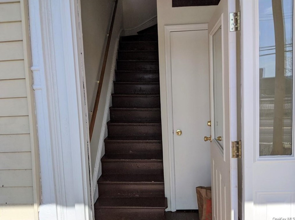 55 Riverside Ave, Croton On Hudson NY  10520-1929 exterior