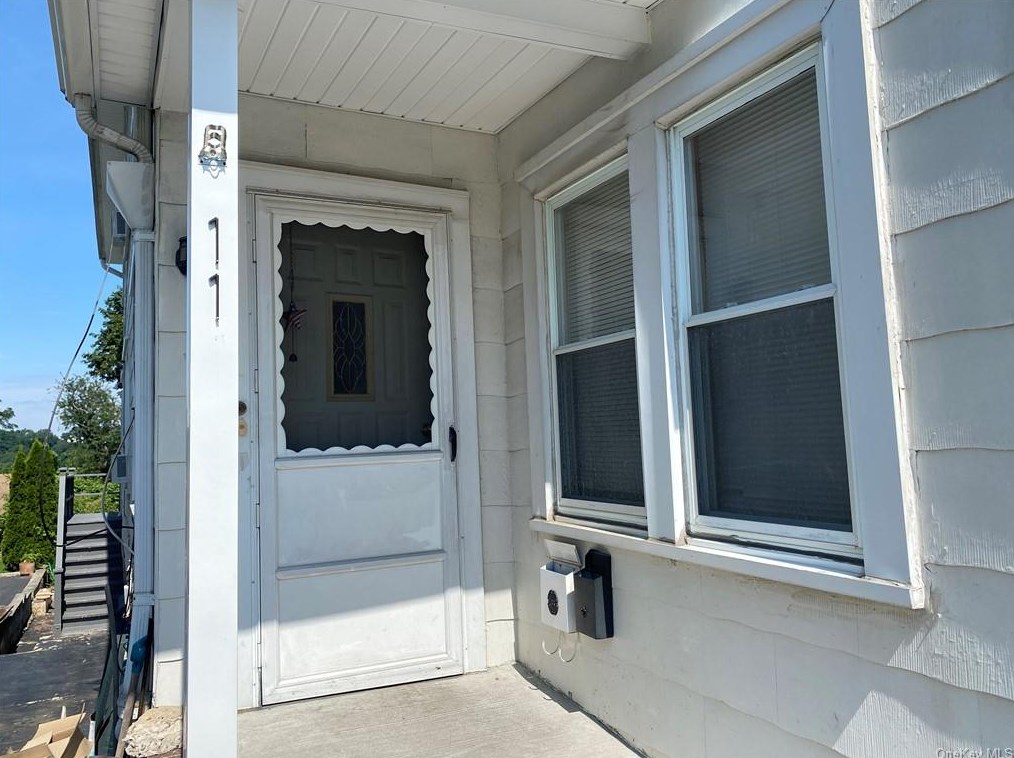 11 Cypress St, Yonkers, NY 10704-2605