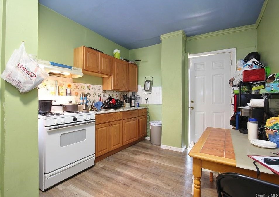 37 State St, Crotonville, NY 10562