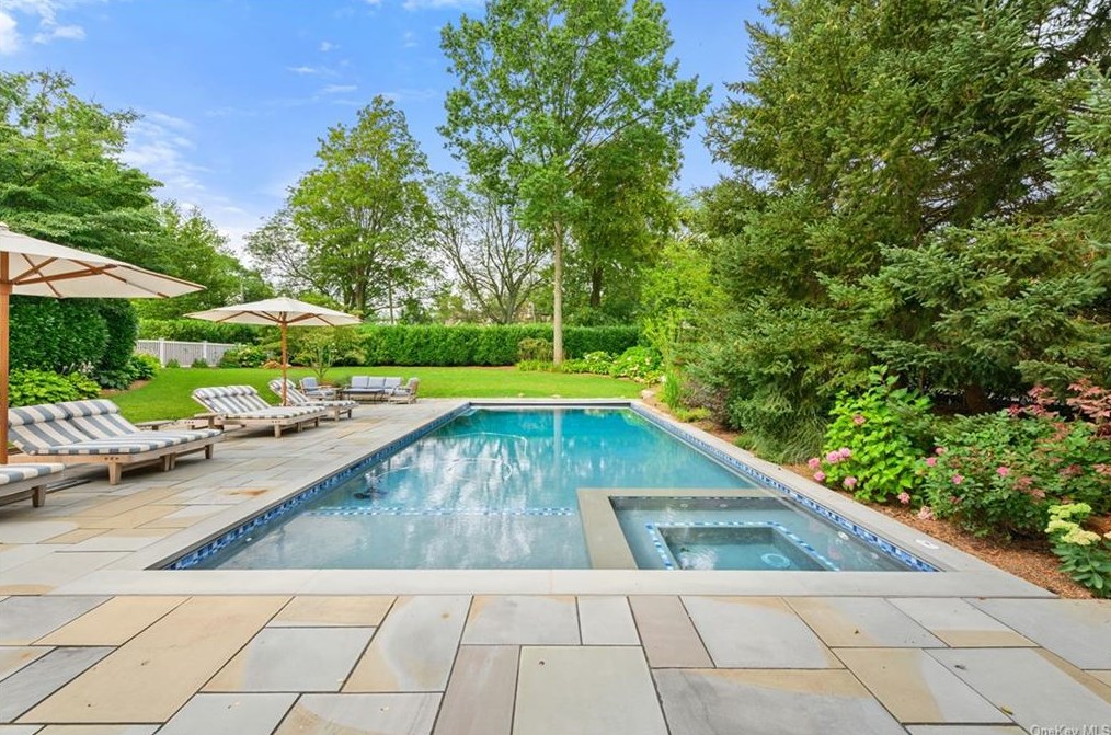 536 Orienta Ave, Mamaroneck NY  10543-4317 exterior