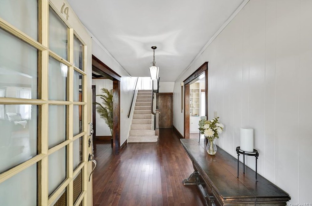 14 Chester St, Mount Vernon, NY 10552