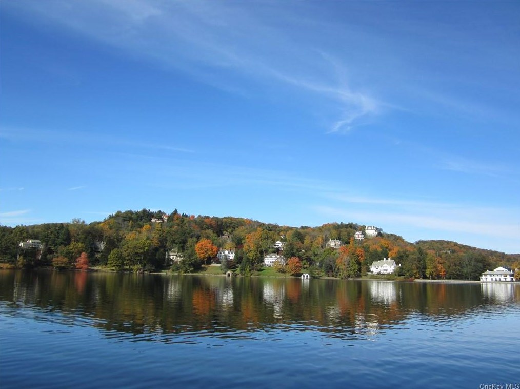 56 Clubhouse Rd, Tuxedo Park, NY 10987
