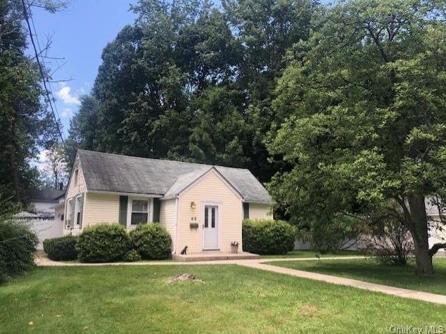 65 William St, Chestnut Ridge, NY 10965-1821