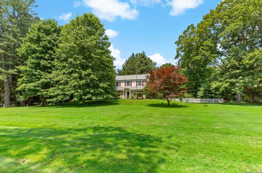 2688 Crompond Rd, Yorktown Hgts, NY 10598