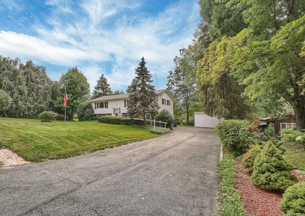 347 Union Valley Rd, Mahopac, NY 10541