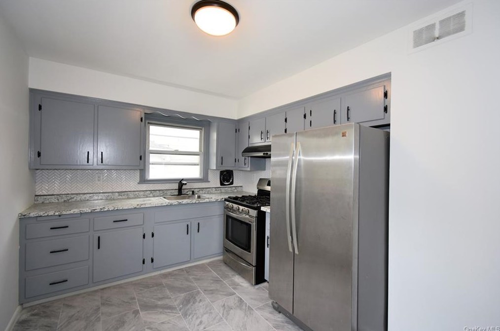 249 E Sidney Ave, Mount Vernon, NY 10550