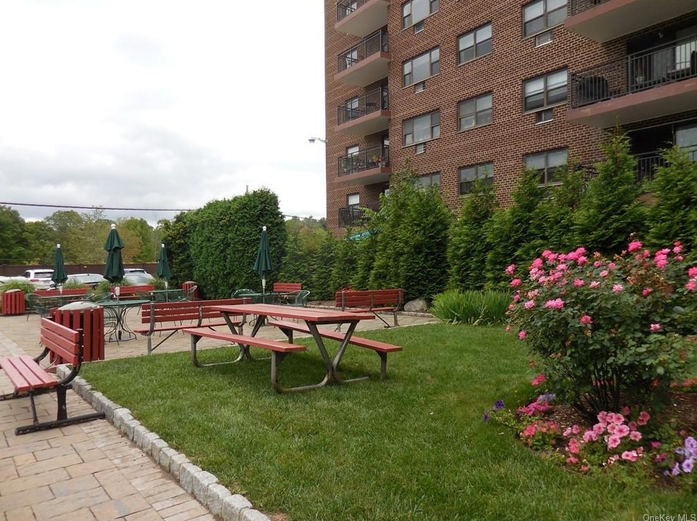 100 Diplomat Dr #1a, Mount Kisco, NY 10549