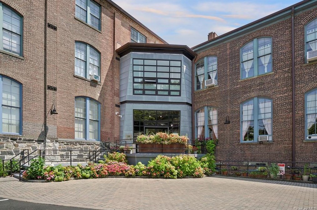 52 Webster Ave #30, New Rochelle, NY 10801
