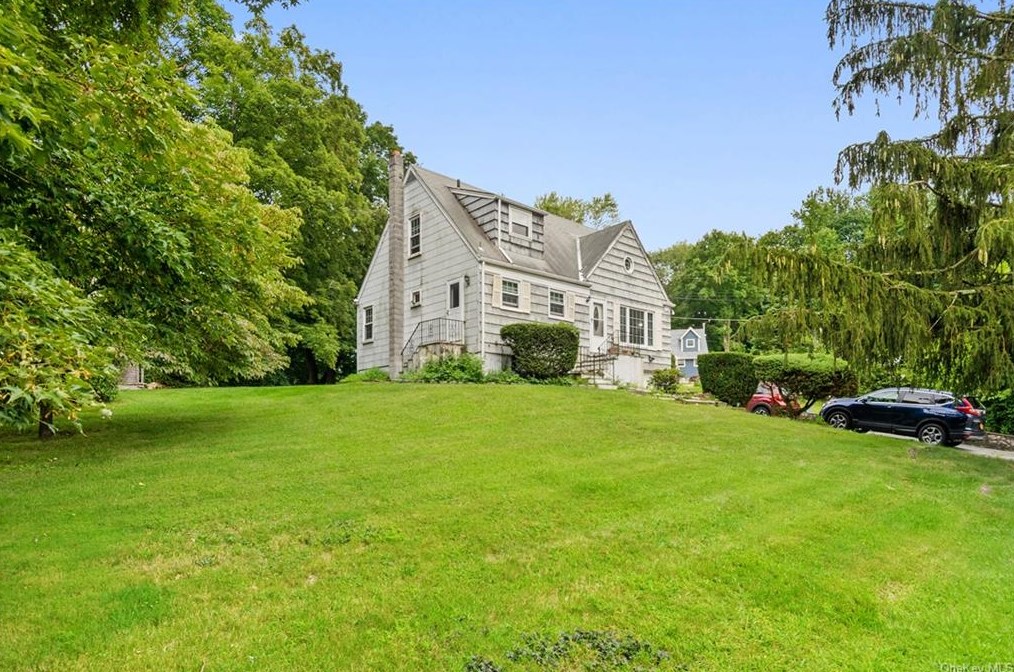 1 Gabriel Dr, Cortlandt Manor, NY 10567-1701