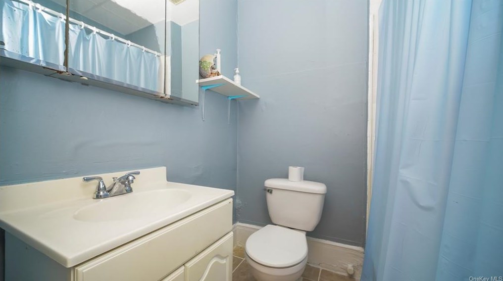 61 Poningo St, Rye Brook NY  10573-4011 exterior