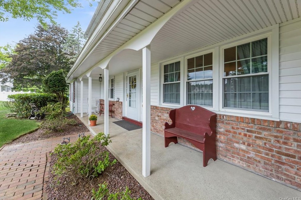 3 Filmont Dr, New City, NY 10956-4204