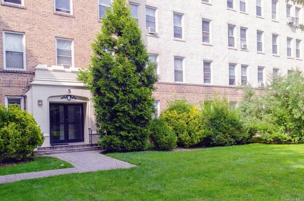 472 Gramatan Ave #z1, Mount Vernon, NY 10552